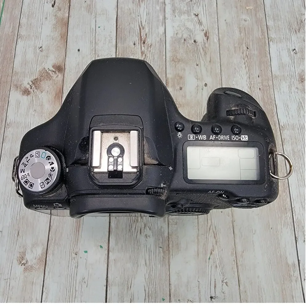 Canon EOS 50D 15.1 MP Digital SLR Camera Body Only W/Battery's & Charger Works